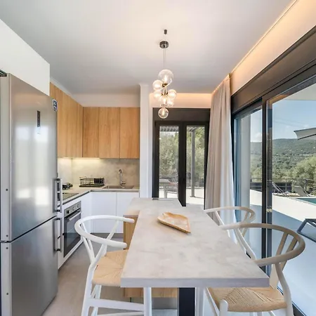 Vila Tina Spartokhórion